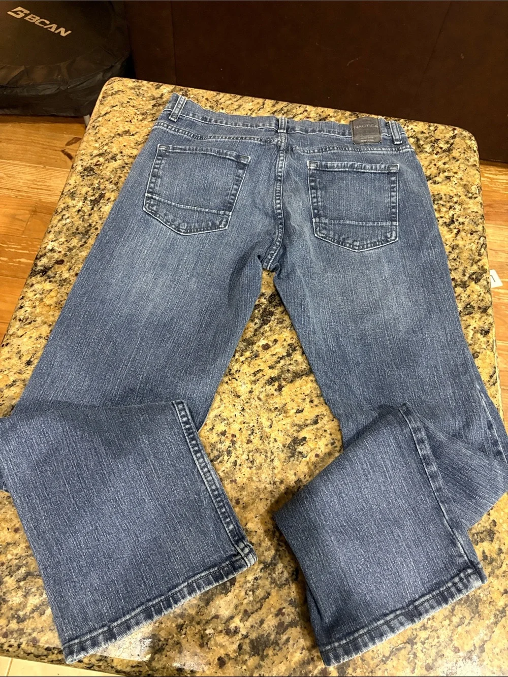 Nautica Men's 34/32 Relaxed Fit stretch Jeans Blue